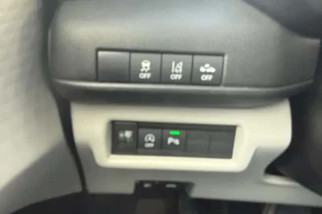 Suzuki Swift (2024) thumbnail 6