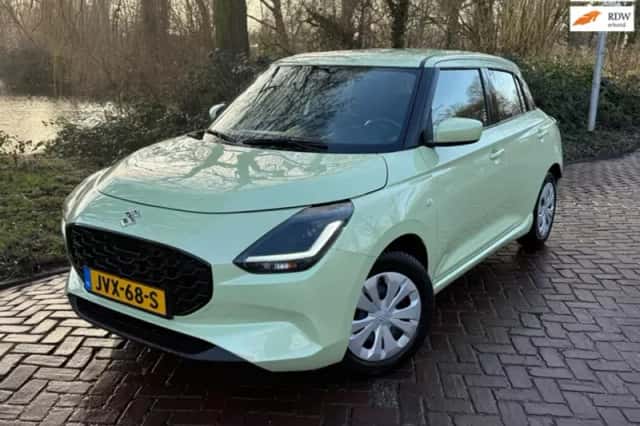 Suzuki Swift (2024) thumbnail 1