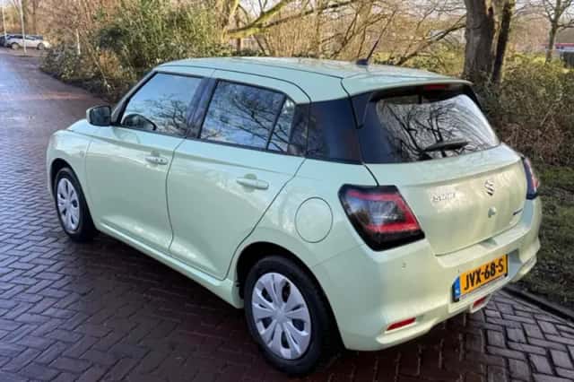 Suzuki Swift (2024) thumbnail 2