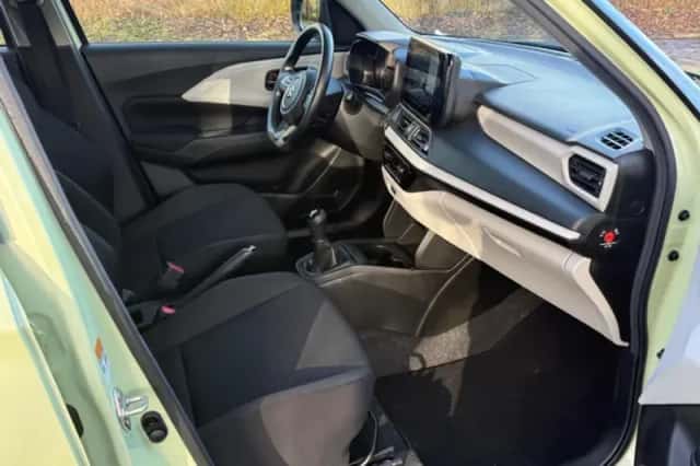 Suzuki Swift (2024) thumbnail 4