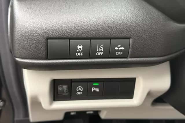 Suzuki Swift (2025) thumbnail 3