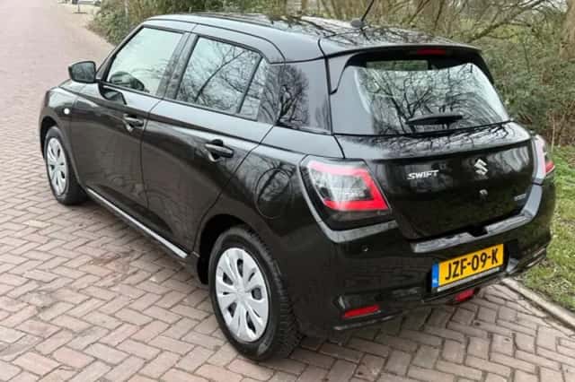 Suzuki Swift (2025) thumbnail 4