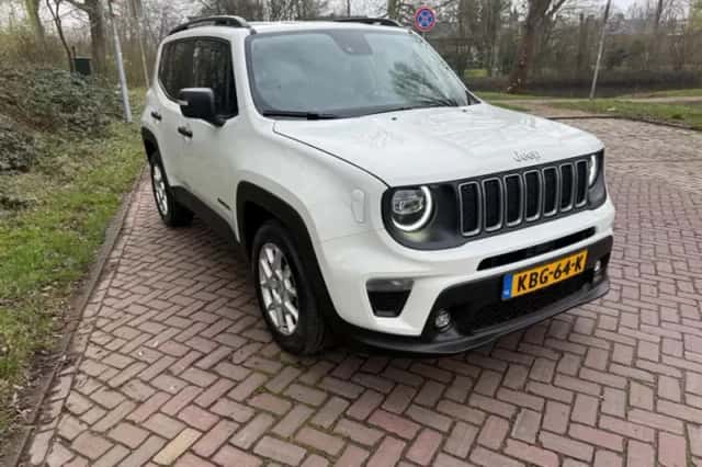 Jeep Renegade (2024) thumbnail 6
