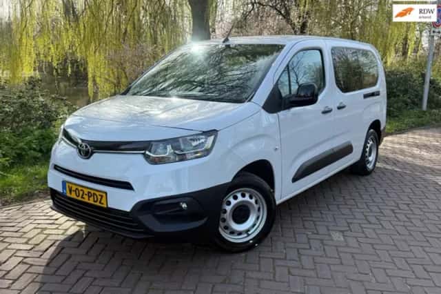 Toyota ProAce City (2023) thumbnail 1