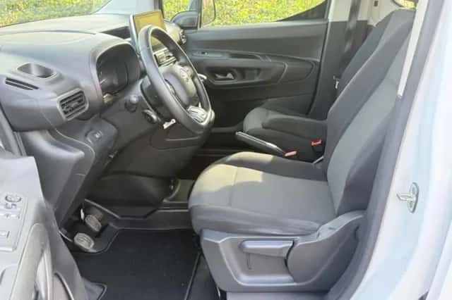 Toyota ProAce City (2023) thumbnail 2