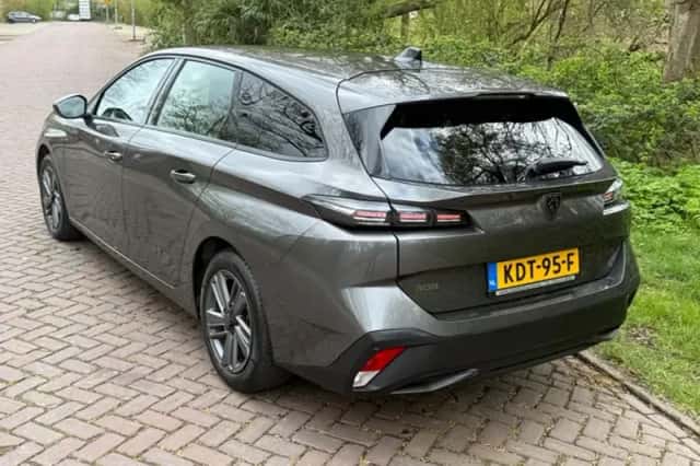Peugeot 308 (2023) thumbnail 2