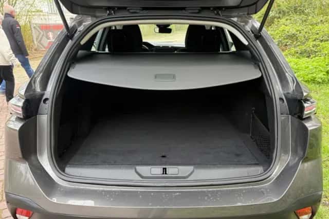 Peugeot 308 (2023) thumbnail 4