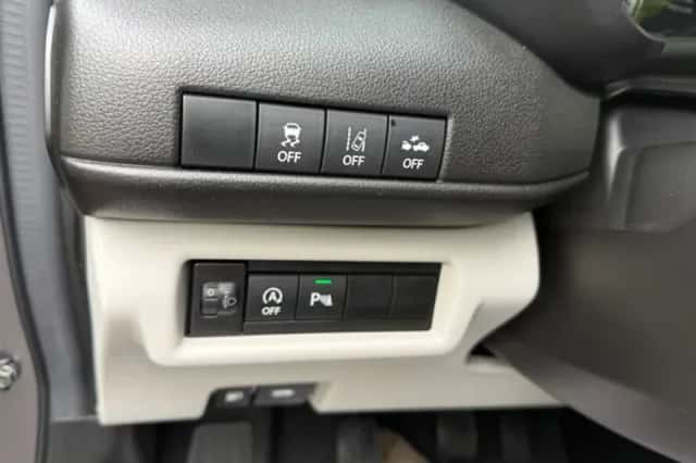 Suzuki Swift (2024) thumbnail 6