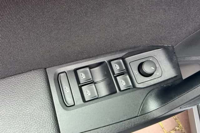 SEAT Arona (2025) thumbnail 4