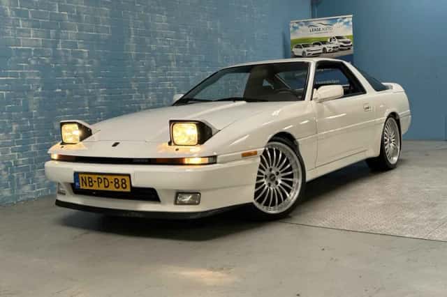 Toyota Supra (1986) thumbnail 1