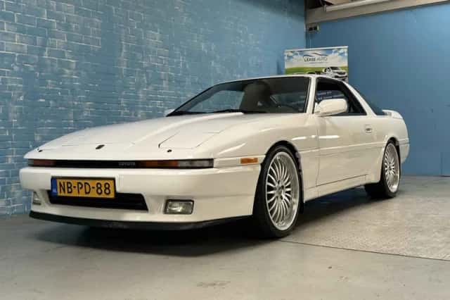Toyota Supra (1986) thumbnail 2