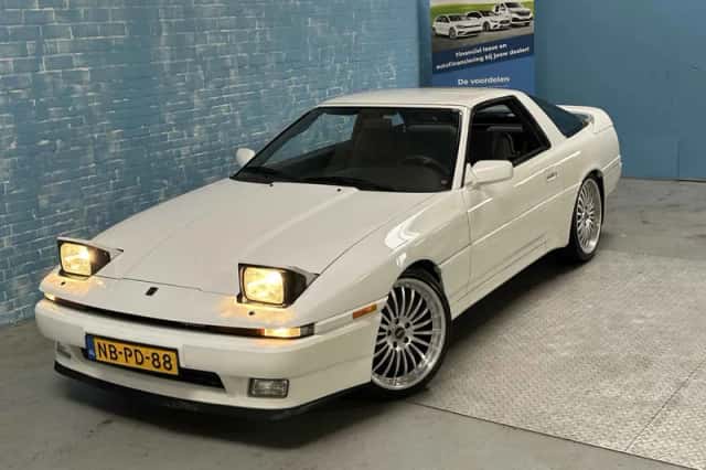 Toyota Supra (1986) thumbnail 3