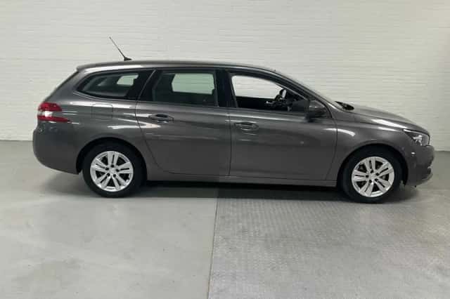Peugeot 308 (2019) thumbnail 4