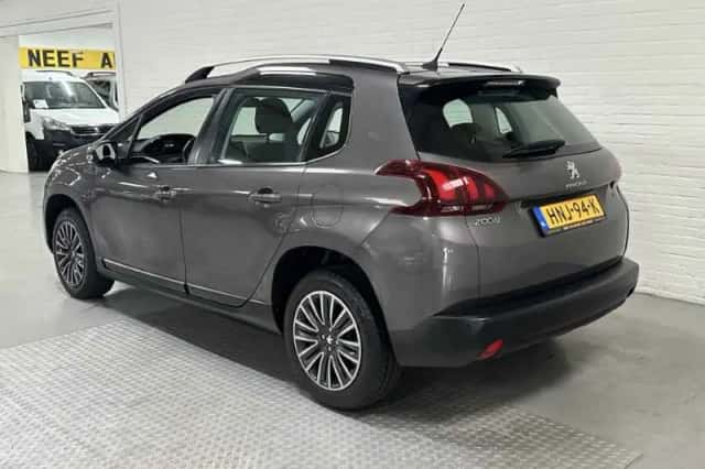 Peugeot 2008 (2016) thumbnail 5