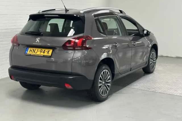 Peugeot 2008 (2016) thumbnail 6