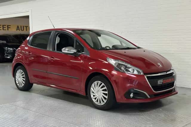 Peugeot 208 (2018) thumbnail 2