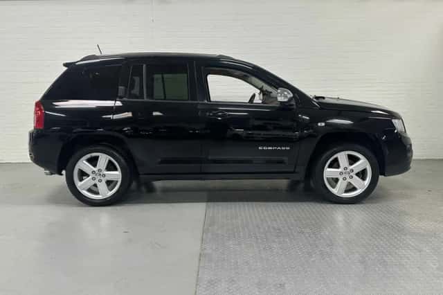 Jeep Compass (2012) thumbnail 3