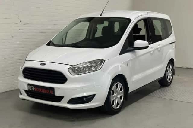Ford Tourneo Courier (2016) thumbnail 1