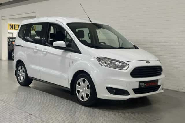 Ford Tourneo Courier (2016) thumbnail 2