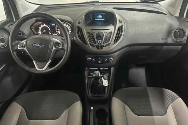 Ford Tourneo Courier (2016) thumbnail 5