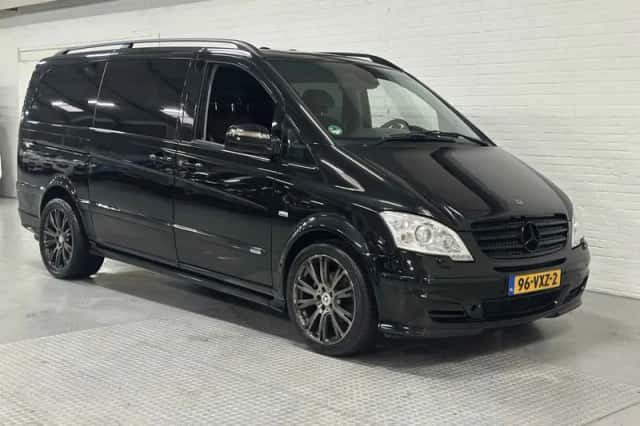 Mercedes-Benz Viano (2009) thumbnail 2