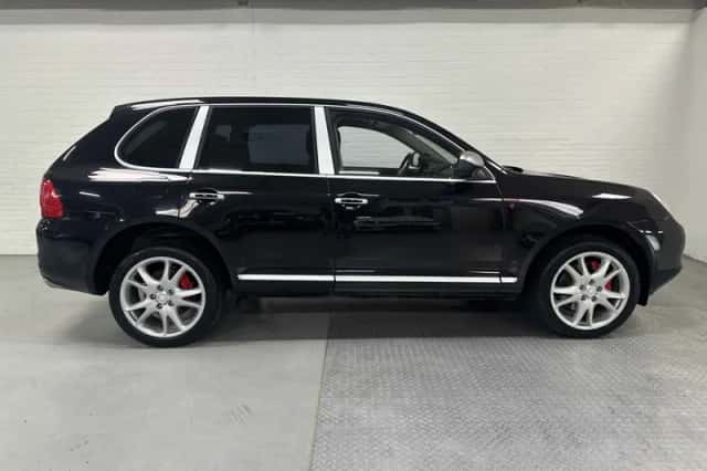 Porsche Cayenne (2003) thumbnail 3