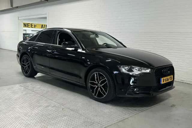 Audi A6 (2012) thumbnail 2
