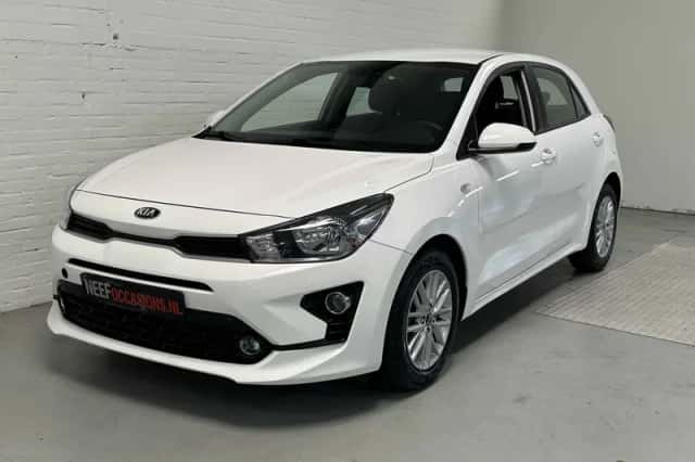 Kia Rio (2021) thumbnail 1