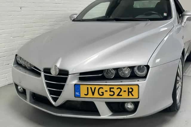Alfa Romeo Spider (2009) thumbnail 2