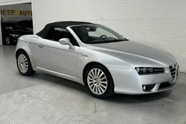 Alfa Romeo Spider (2009) thumbnail 3
