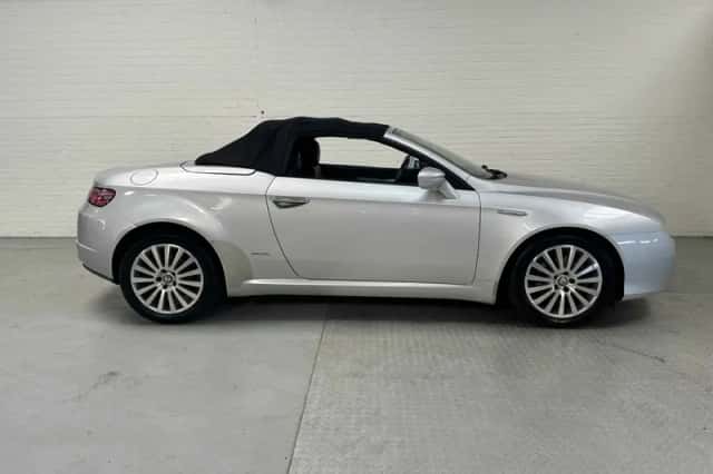 Alfa Romeo Spider (2009) thumbnail 4