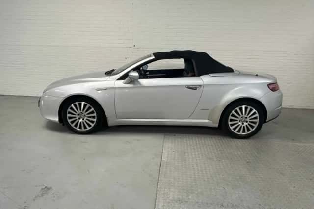 Alfa Romeo Spider (2009) thumbnail 5