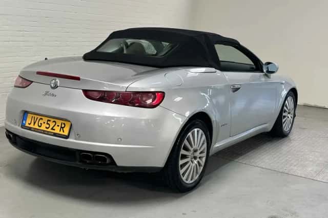 Alfa Romeo Spider (2009) thumbnail 6