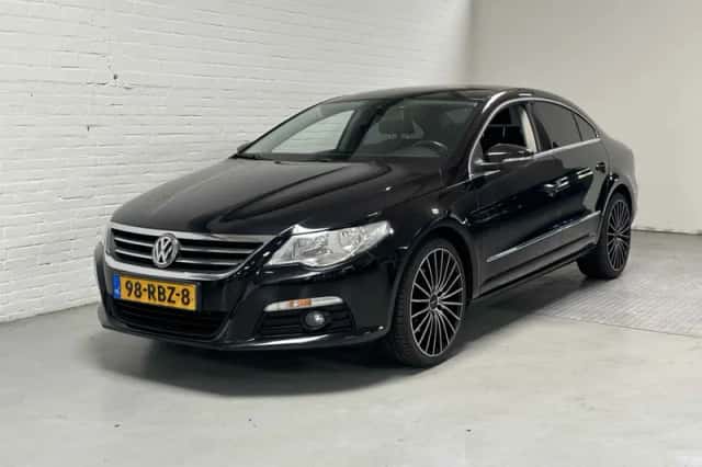 Volkswagen Passat (2011) thumbnail 1