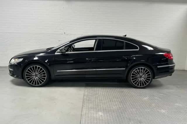 Volkswagen Passat (2011) thumbnail 3