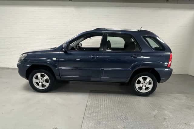 Kia Sportage (2008) thumbnail 4