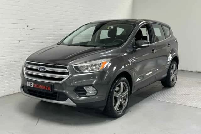 Ford Kuga (2017) thumbnail 1