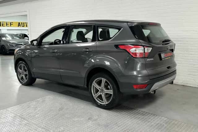 Ford Kuga (2017) thumbnail 6