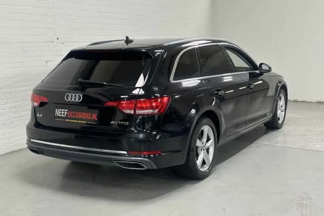 Audi A4 (2019) thumbnail 5