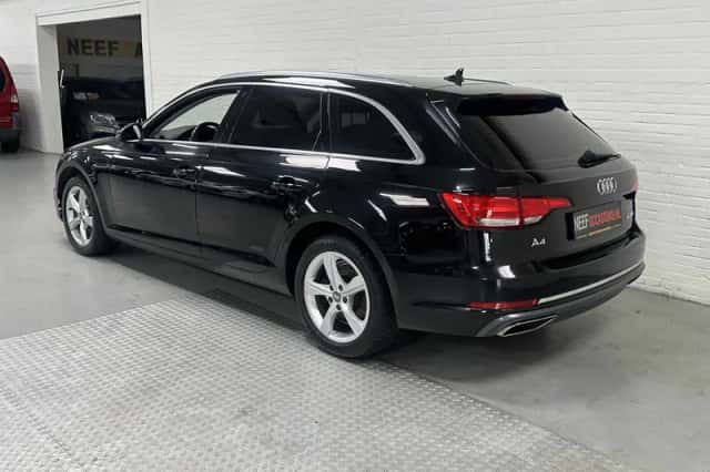 Audi A4 (2019) thumbnail 6