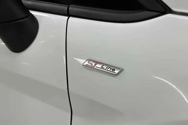 Ford Fiesta (2016) thumbnail 6