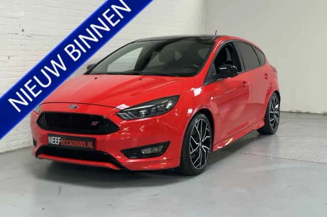 Ford Focus (2018) thumbnail 1