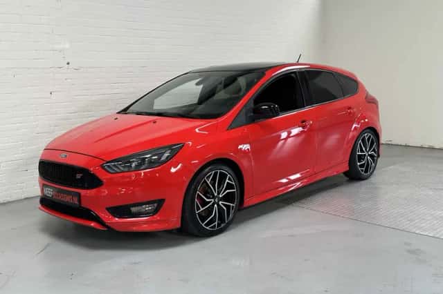 Ford Focus (2018) thumbnail 2