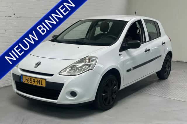 Renault Clio (2012) thumbnail 1