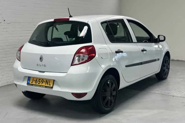 Renault Clio (2012) thumbnail 5