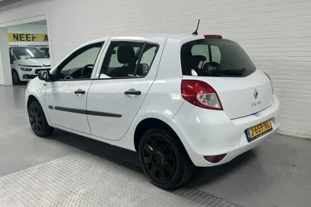 Renault Clio (2012) thumbnail 6