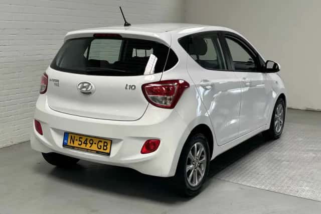 Hyundai i10 (2016) thumbnail 2