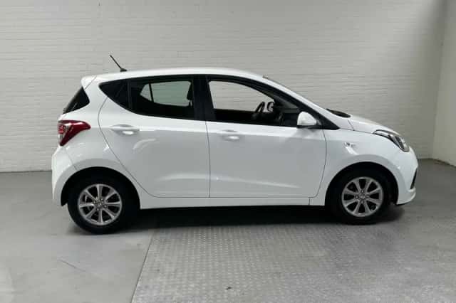 Hyundai i10 (2016) thumbnail 3
