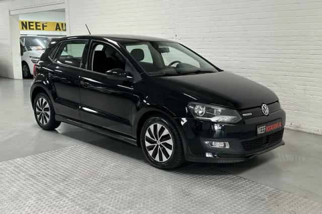 Volkswagen Polo (2017) thumbnail 2