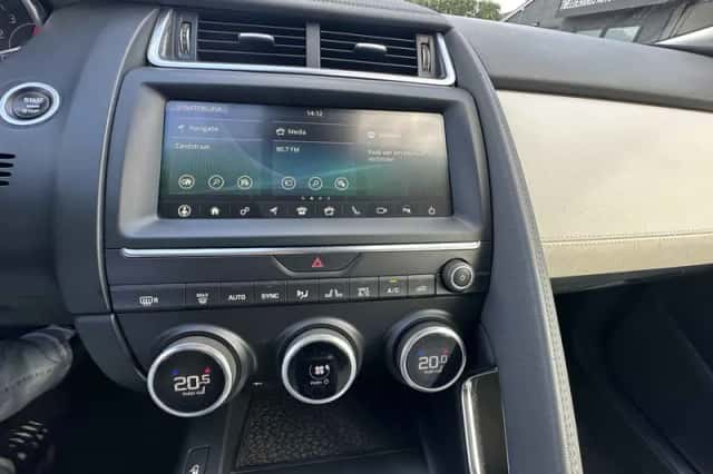 Jaguar E-Pace (2019) thumbnail 6